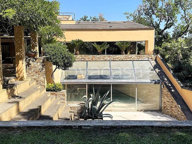 Villa in affitto a Roma largo dell'Olgiata, giardino privato, posto auto, box TrovaCasa