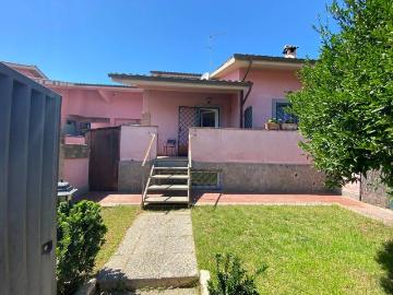 Villa in affitto a Roma RM
