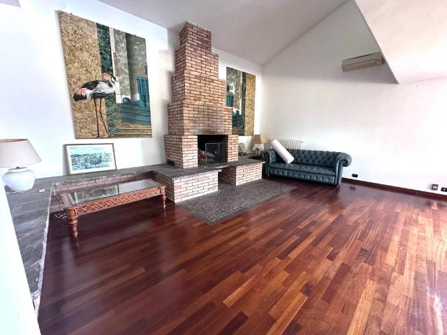 Villa in affitto a Roma RM