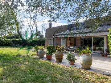 Villa in affitto a Roma RM