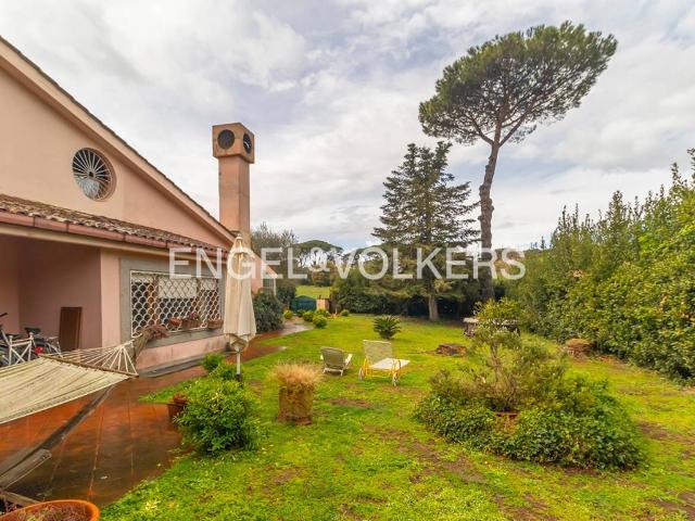 Villa in affitto a Roma RM
