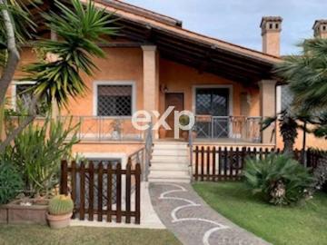 Villa in affitto a Roma RM