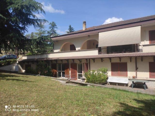 Villa in affitto a Roma RM