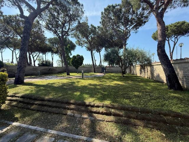 Villa in affitto a Roma RM