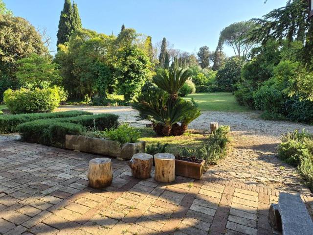 Villa in affitto a Roma RM