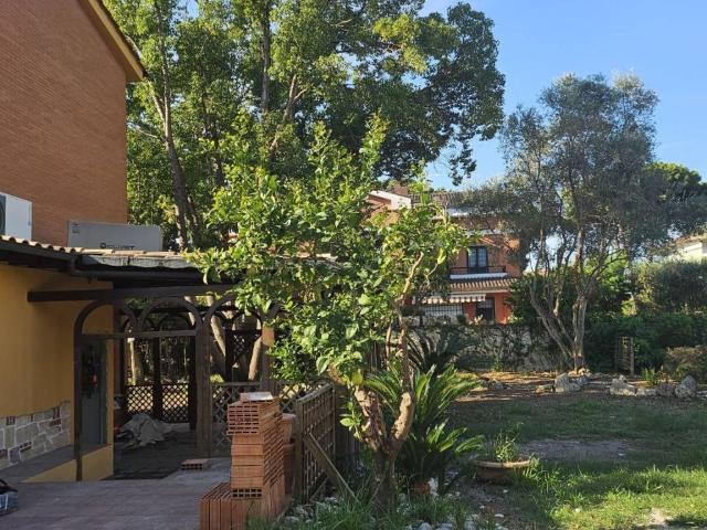 Villa in affitto a Roma RM