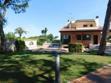 Villa in affitto a Roma RM