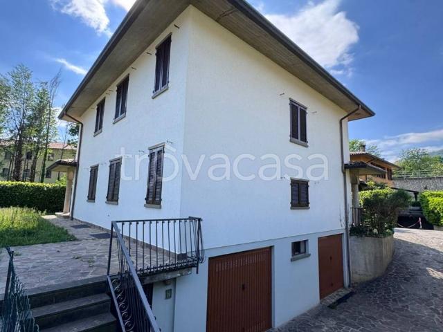 Villa in affitto a Ranica via Saleccia, non arredato/vuoto, giardino privato, caminetto TrovaCasa