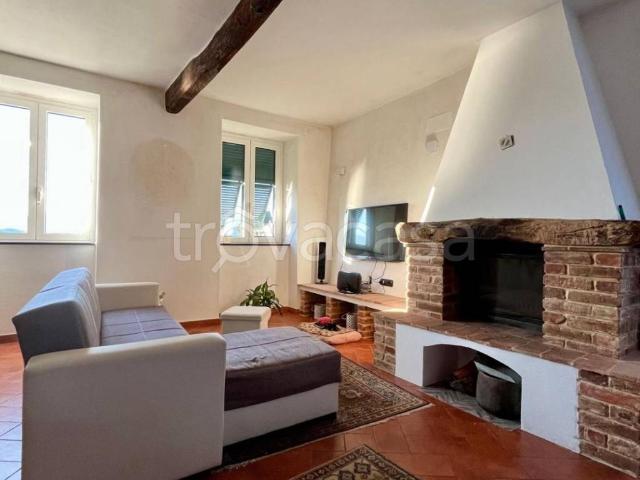 Villa in affitto a Rapallo via Privata Primavera, arredato, giardino privato, posto auto TrovaCasa