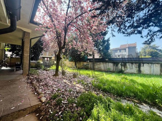 Villa in affitto a Rho MI