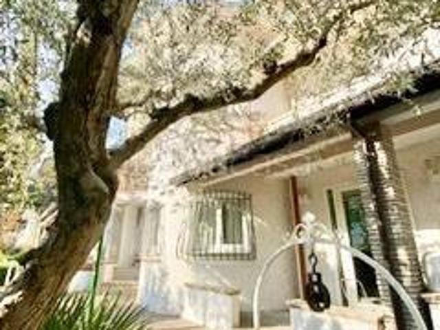 Villa in affitto a Riccione, arredato, giardino privato, posto auto TrovaCasa