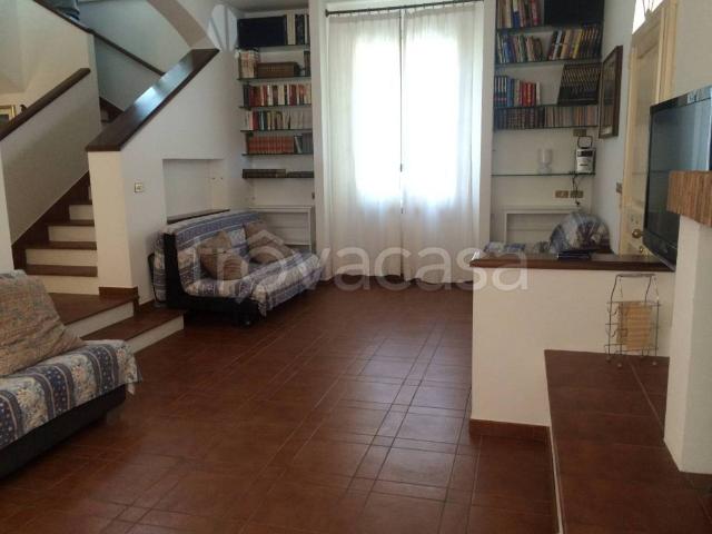 Villa in affitto a Riccione viale Giuseppe Giusti, 10, arredato, giardino privato, lavatrice TrovaCasa