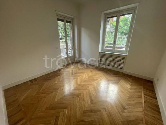Villa in affitto a Torino strada Del Cantello, 24, giardino privato, box, terrazzo TrovaCasa