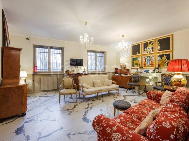 Villa in affitto a Torino via Monferrato, giardino privato, box, terrazzo TrovaCasa