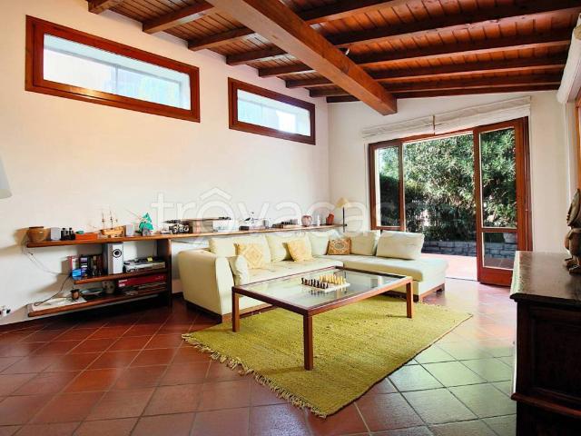 Villa in affitto a Torno via Plinio, 7, giardino privato, box, terrazzo TrovaCasa
