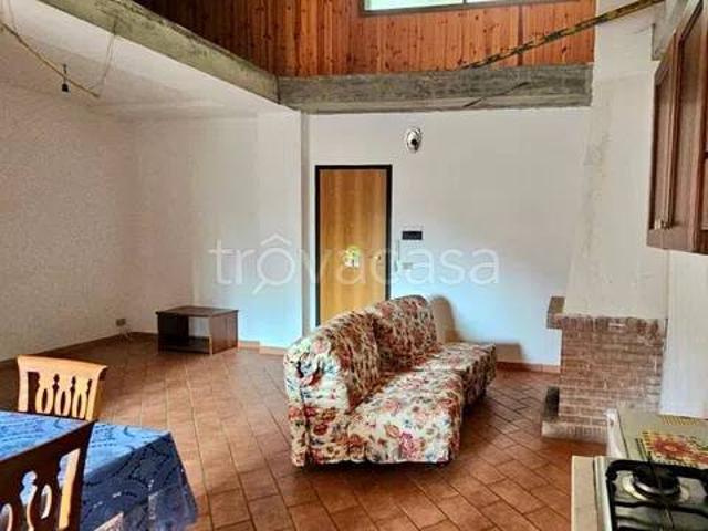 Villa in affitto a Taverna via Eugenio Mancuso, 2, terrazzo TrovaCasa