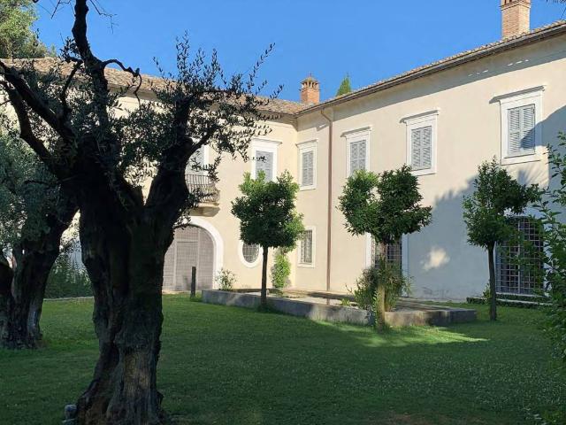 Villa in affitto a Tarano RI