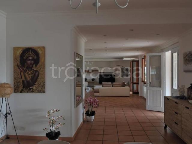 Villa in affitto a Terracina baia del Circeo, arredato, giardino privato, terrazzo TrovaCasa