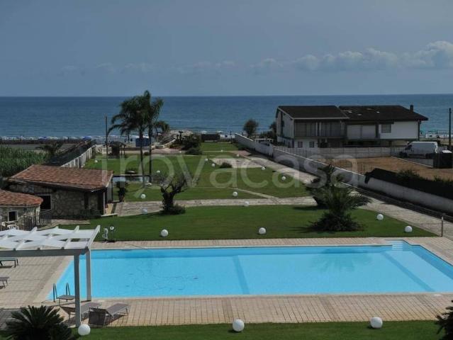 Villa in affitto a Terracina baia del Circeo, arredato, giardino privato, terrazzo TrovaCasa