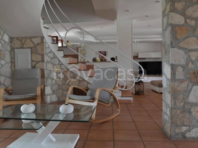 Villa in affitto a Terracina baia del Circeo, arredato, giardino privato, terrazzo TrovaCasa