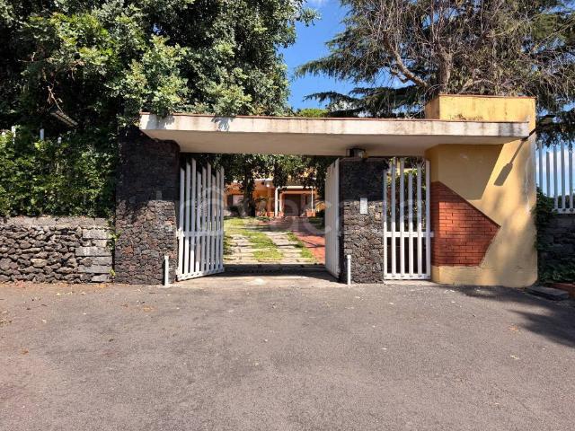 Villa in affitto a Trecastagni via Ronzini, arredato, posto auto, terrazzo TrovaCasa