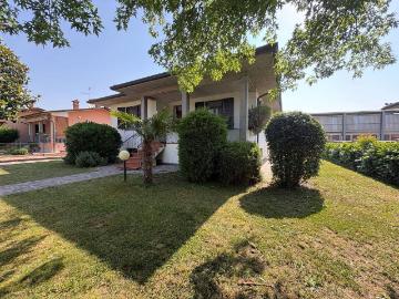 Villa in affitto a Trenzano BS