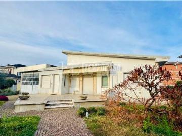Villa in affitto a Trino via Guglielmo Marconi, 18, non arredato/vuoto, giardino privato, box TrovaCasa