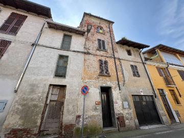 Villa in affitto a Trino via San Pietro, 51, non arredato/vuoto, terrazzo, da ristrutturare TrovaCasa