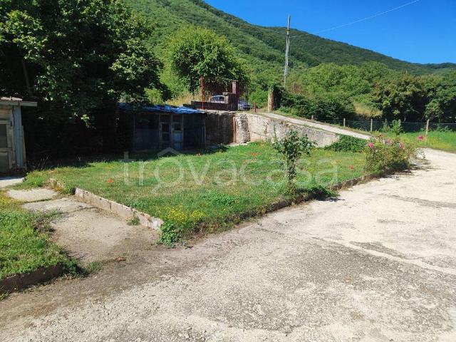 Villa in affitto a Volturara Irpina contrada Vallicella, arredato, giardino privato, box TrovaCasa
