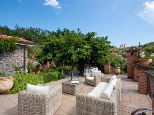 Villa in affitto a Vezzano Ligure SP