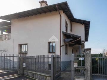 Villa in affitto a Verano Brianza MB