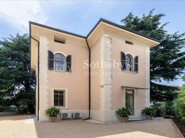 Villa in affitto a Verona via Pola, non arredato/vuoto, giardino privato, posto auto TrovaCasa