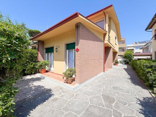 Villa in affitto a Viareggio LU