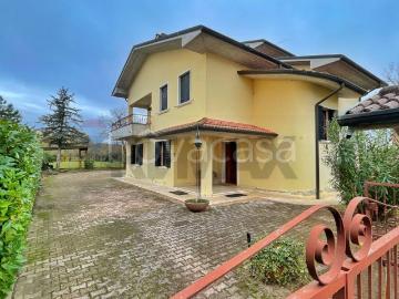 Villa in affitto a Vicenza strada di longara, giardino privato, parzialmente arredato, caminetto TrovaCasa