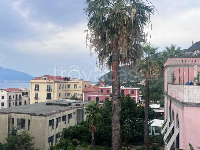 Villa in affitto a Vico Equense via Canale, 13, non arredato/vuoto, giardino privato, posto auto TrovaCasa
