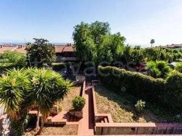 Villa in affitto ad Aci Catena via Giacomo Leopardi, giardino, box, terrazzo TrovaCasa