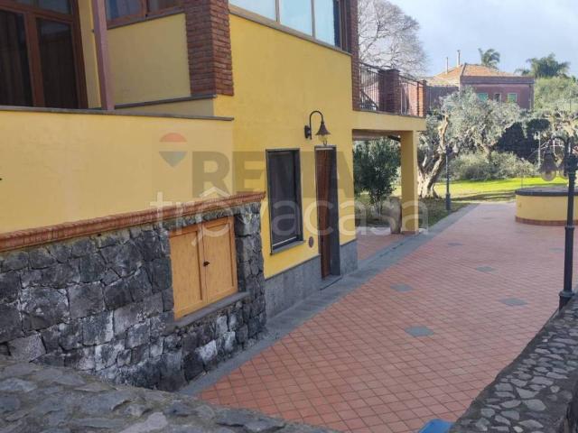 Villa in affitto ad Acireale canale torto, 213, arredato, giardino privato, terrazzo TrovaCasa