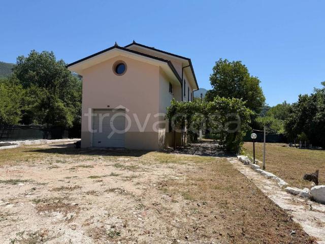 Villa in affitto ad Agosta via Sublacense, 1B, non arredato/vuoto, giardino privato, box TrovaCasa
