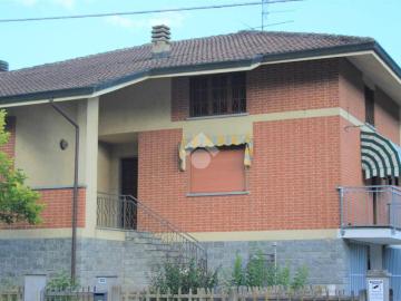 Villa in affitto ad Agliano Terme via sp59, 123, non arredato/vuoto, giardino privato, box TrovaCasa