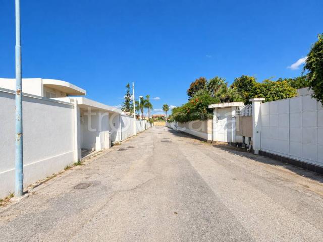 Villa in affitto ad Agrigento via Santo Carlino, non arredato/vuoto, giardino privato, terrazzo TrovaCasa
