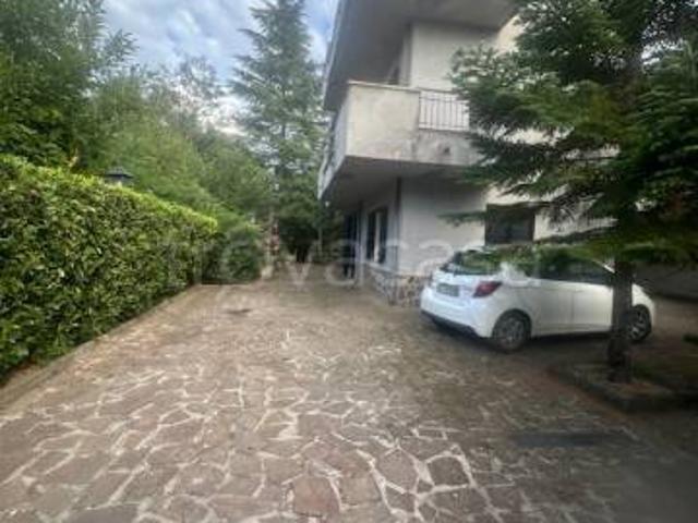 Villa in affitto ad Alatri via Serra Comune, 7, arredato, giardino privato, balcone TrovaCasa