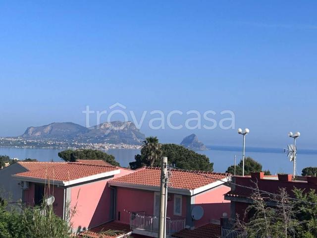 Villa in affitto ad Altavilla Milicia strada Comunale Chiesazza Sperone, arredato, giardino privato, terrazzo TrovaCasa