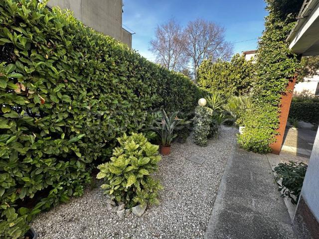 Villa in affitto ad Ancona via delle Palombare, arredato, giardino privato, posto auto TrovaCasa
