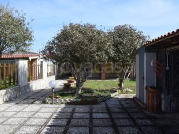 Villa Indipendente in affitto a Marina di Tor San Lorenzo - Giardino