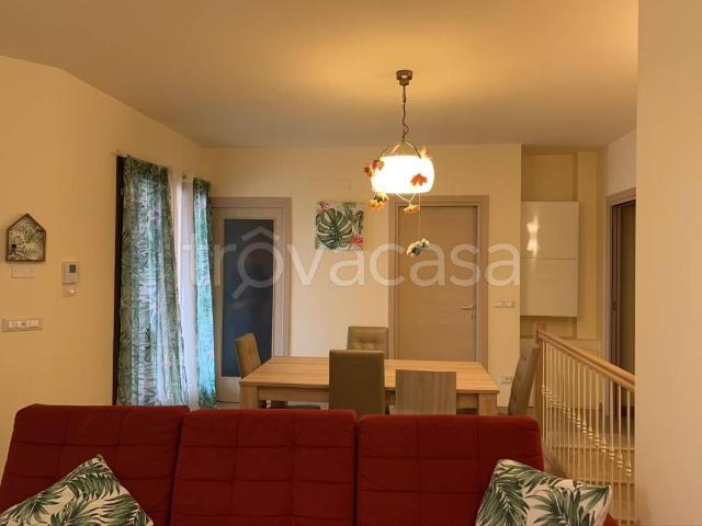 Villa in affitto ad Ascoli Piceno via Loreto s.n.c, giardino, box, caminetto TrovaCasa