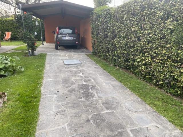 Villa in affitto Galleria Fotografica Richiedi informazioni su questo immobile Descrizione Servizi