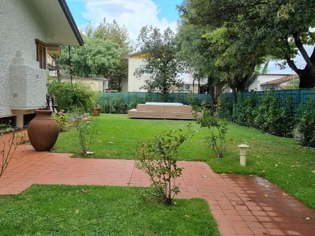 Villa in affitto Forte dei Marmi