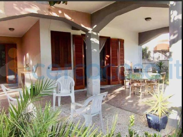Villa in affitto in Fontane Bianche, Siracusa