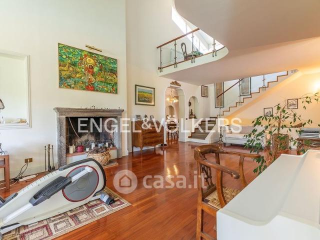Villa in Affitto in Via di Grottarossa a Roma