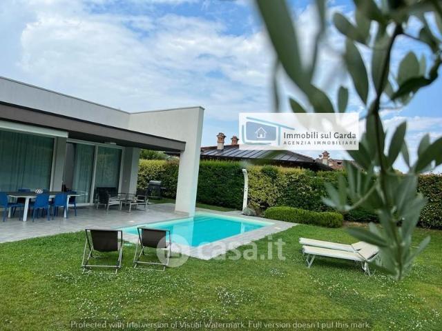 Villa in Affitto in Via Pieve Vecchia 27 a Manerba del Garda